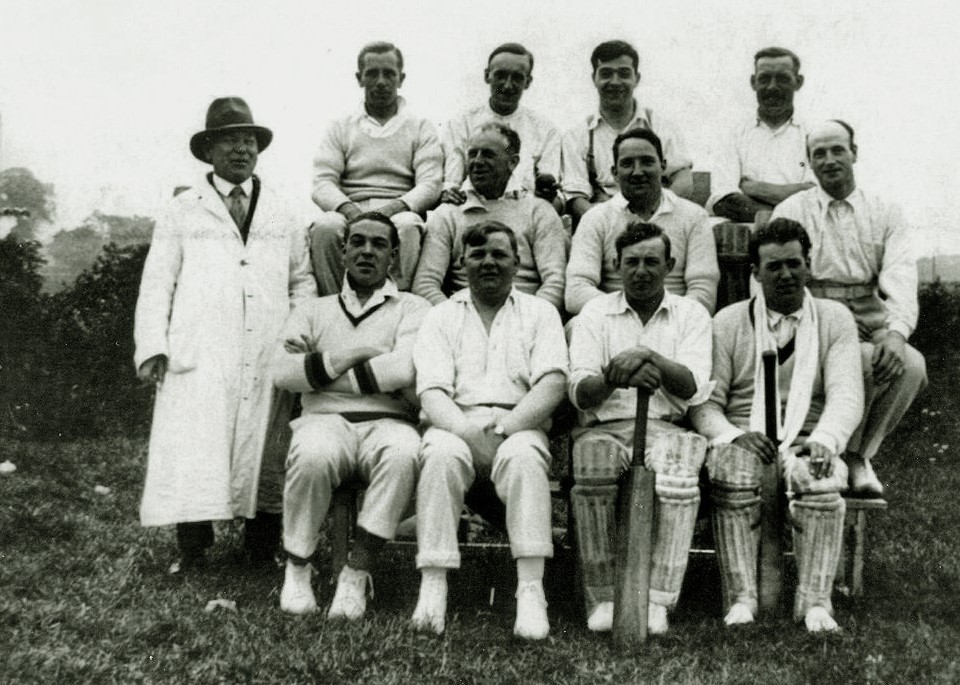 Sutton CC Team Photo 1930